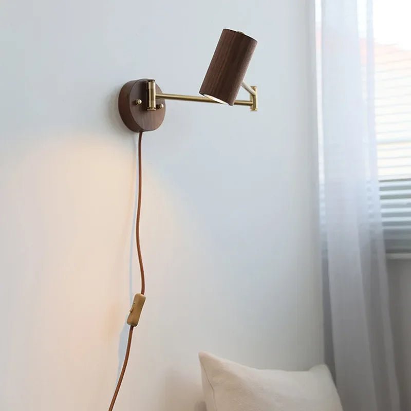 Arandela de Parede Moderna – Design em Madeira com Corpo de Ferro Rotativo - Aconchega